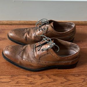 Johnston Murphy wingtip shoes, size 9.5